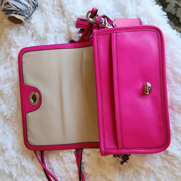 New NWOT Coach Legacy Leather Fuchsia Pink Penny Crossbody Purse 19914 RARE! - Picture 9 of 15